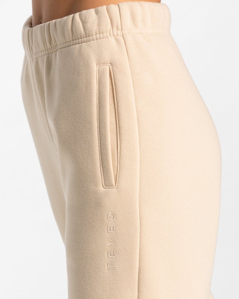 Beige Women Teveo Iconic Oversized Jogger | IDP-7822