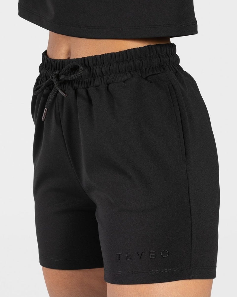 Black Women Teveo Charming Oversized Shorts | CPV-9065