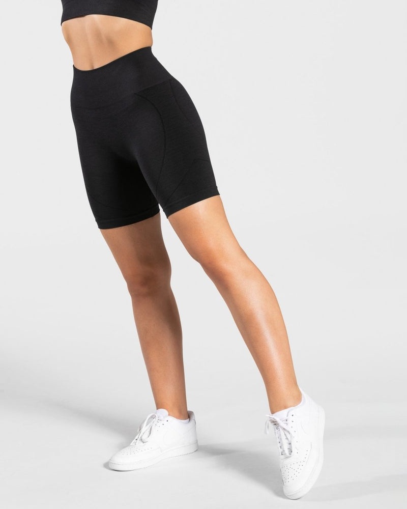 Black Women Teveo True Shorts | KUP-3818