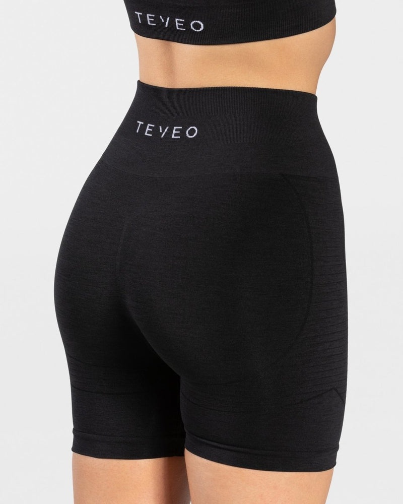 Black Women Teveo True Shorts | KUP-3818