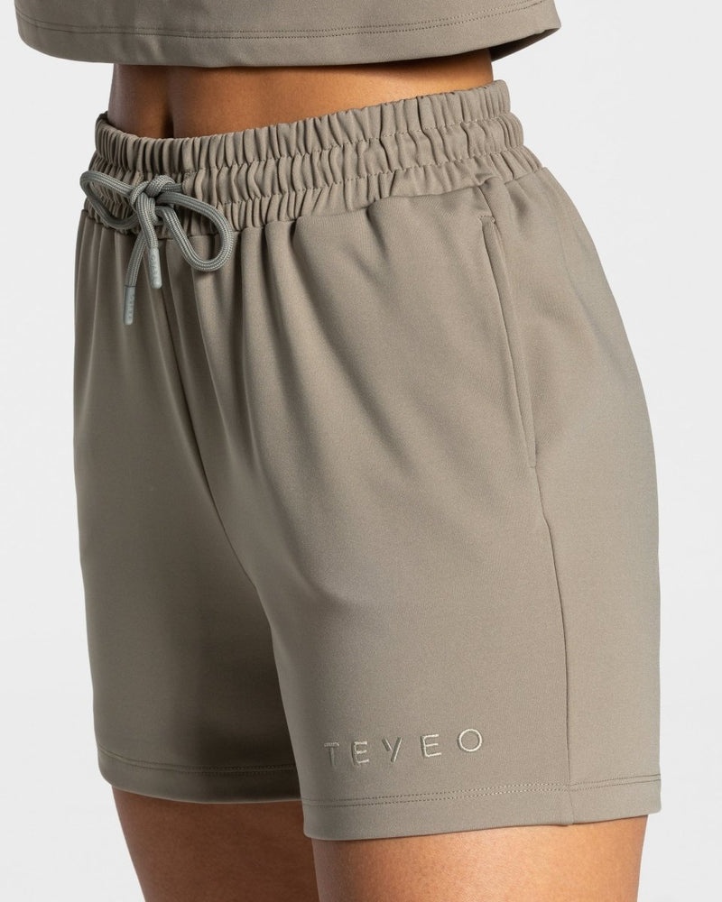 Khaki Women Teveo Charming Oversized Shorts | EOC-0438