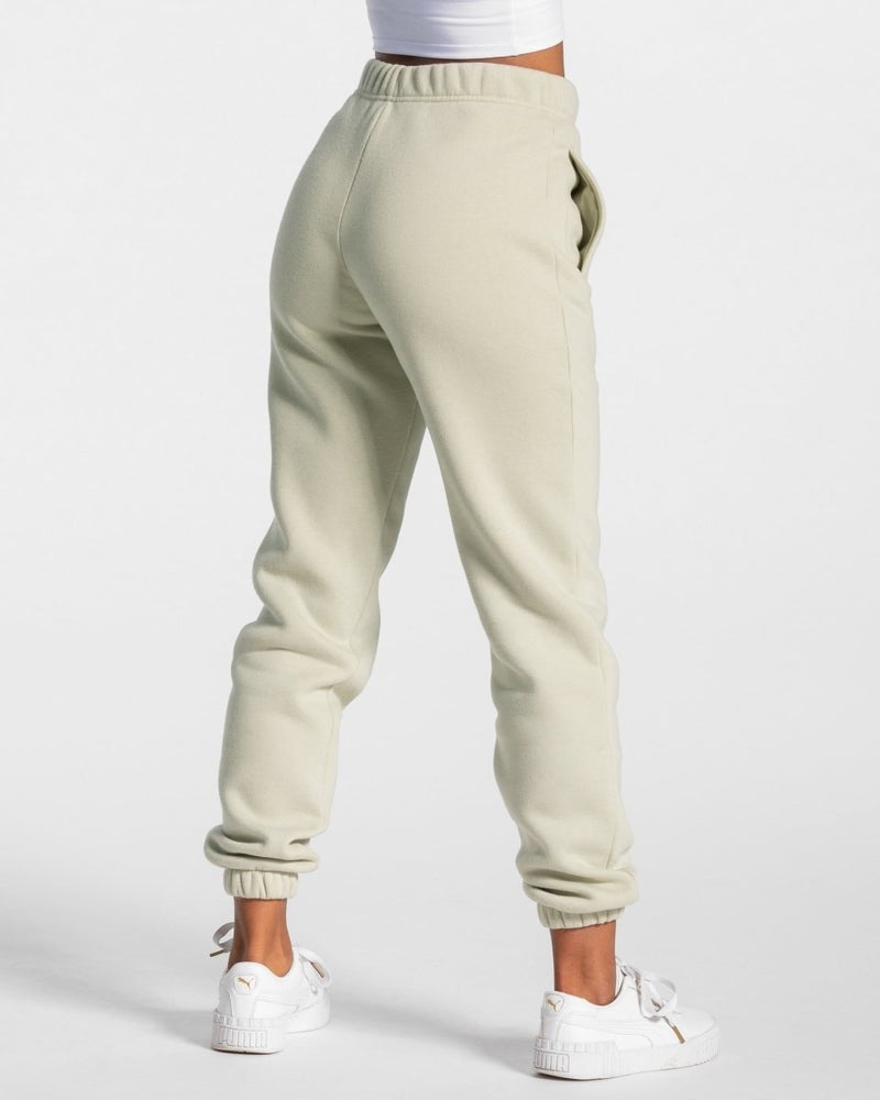 Olive Women Teveo Iconic Oversized Jogger | ZAD-9022