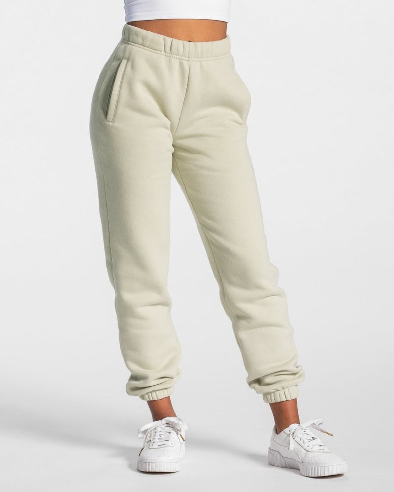 Olive Women Teveo Iconic Oversized Jogger | ZAD-9022