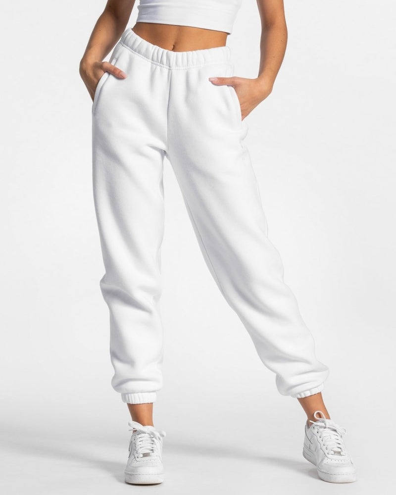 White Women Teveo Iconic Oversized Jogger | DDM-9717